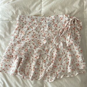 Forever 21 flowy flower skirt, Size Medium